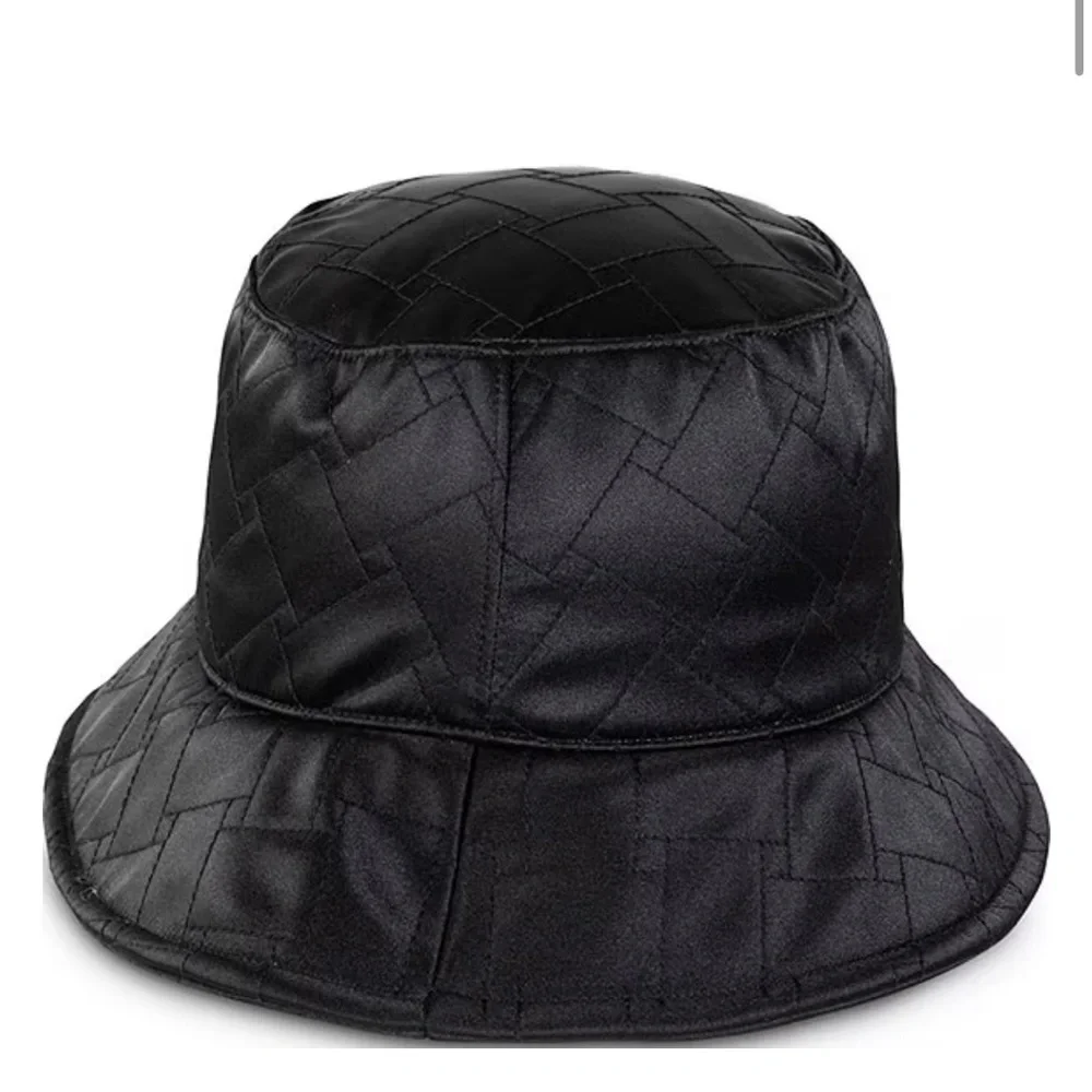 Kurt Geiger Quilted Black Hat with Gold Detail (NEW) - Picture 3 of 3